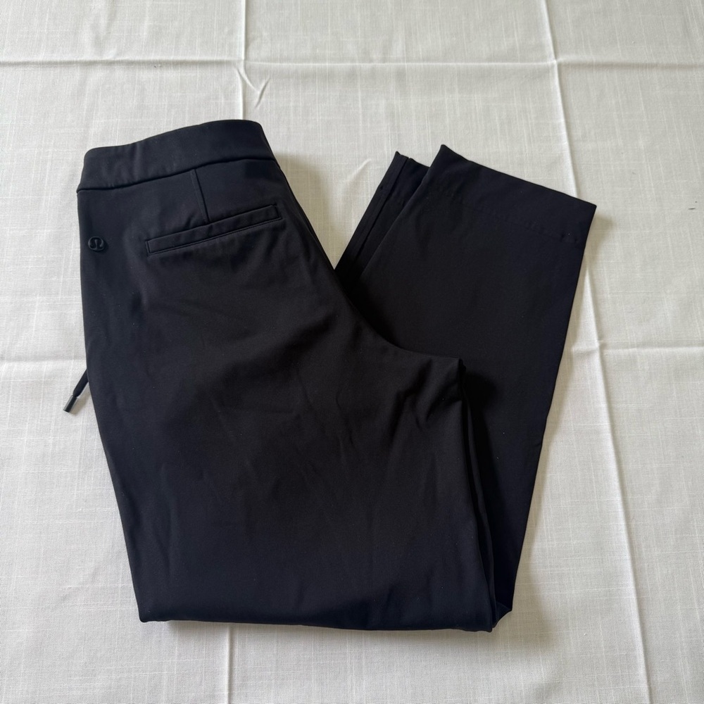 Lululemon Tapered-Leg Mid-Rise Pant 7/8 Length Black Women’s Size M